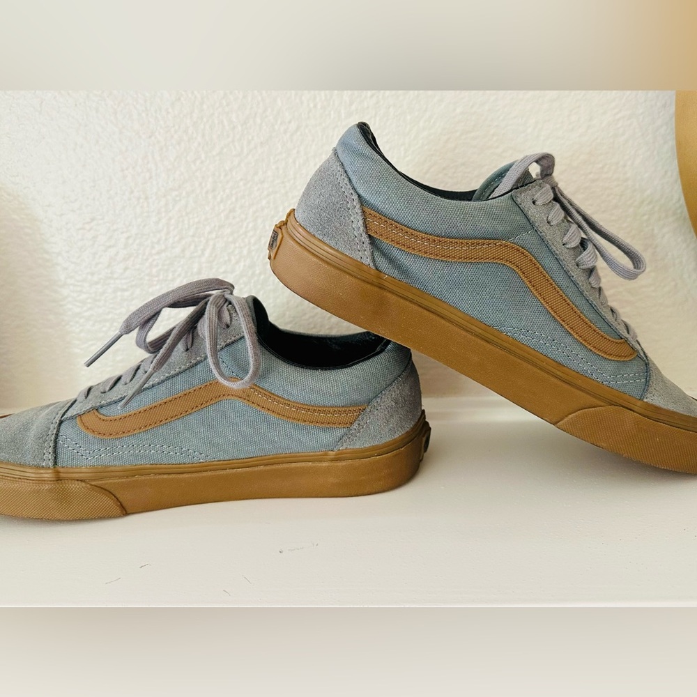 Vans Unisex Off The Wall Gray and Tan Sneakers Size 8M/9.5W